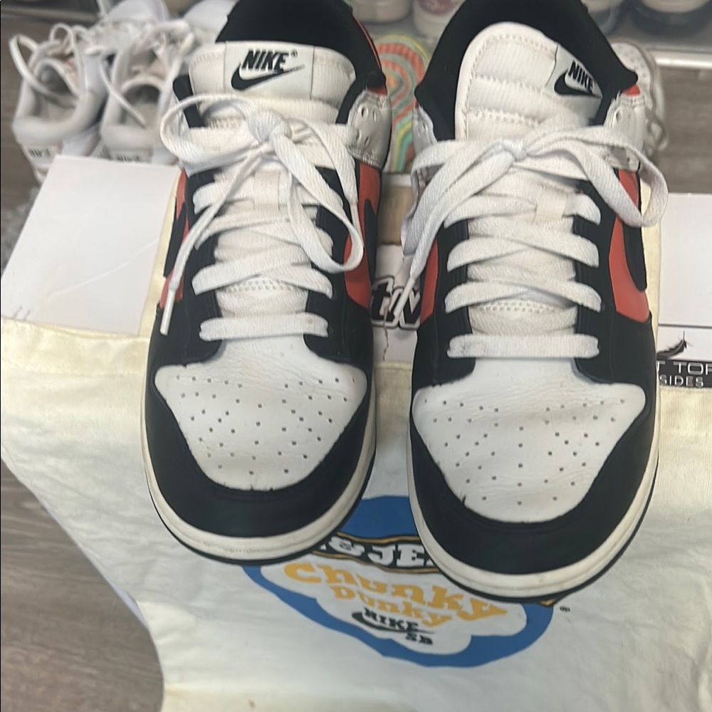Nike Black and White Sneakers Classic Design